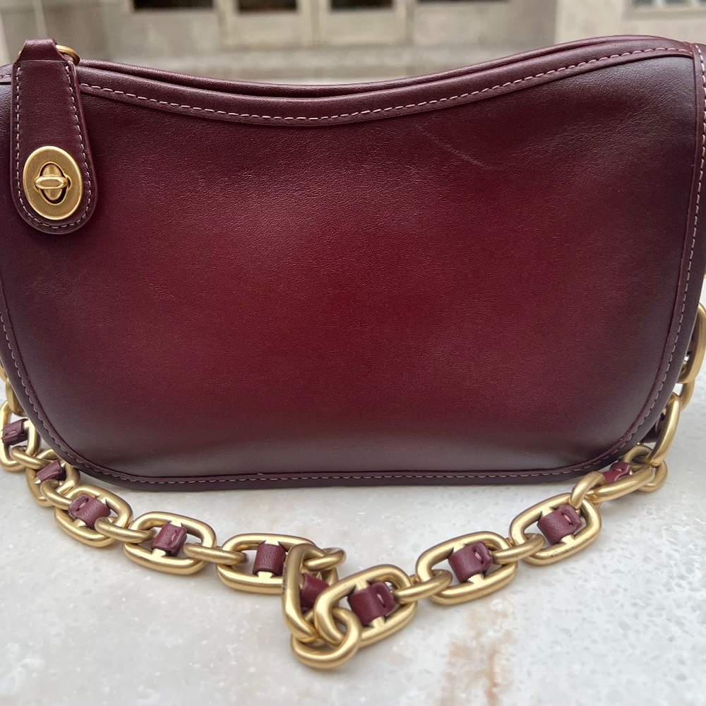 Coach Swinger Bag With Chain